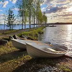 Taipaleenniemi 4*